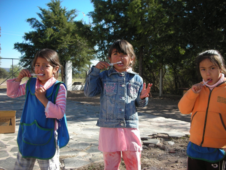 Educación para la salud odontológica en escuelas rurales. ONG PRISMA – Acción solidaria